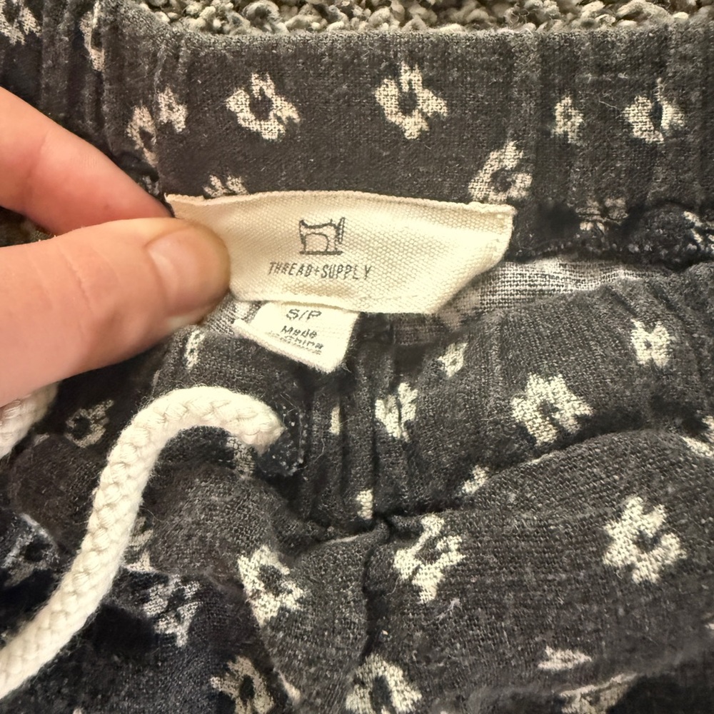 Linen relaxed flower print pant - Picture 2 of 6